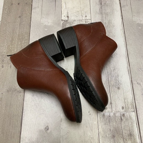 NWOB Montana Madison Leather Booties Size 7.5 - Picture 7 of 8